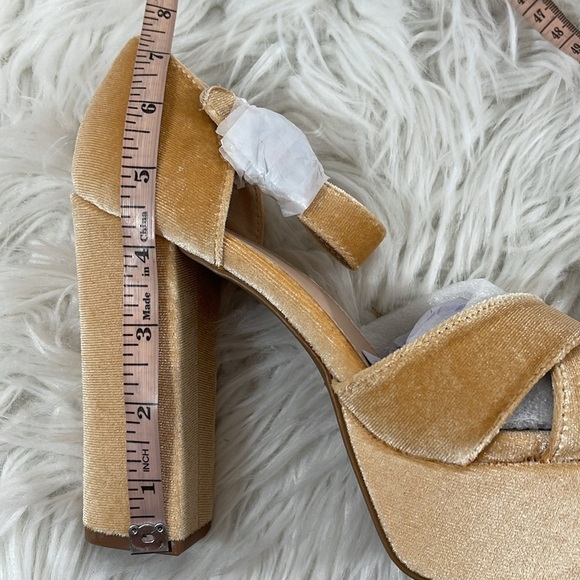 LULUS Crushest Champagne Velvet Rhinestone Ankle Strap Heels Size 7.5 NEW - Picture 12 of 16